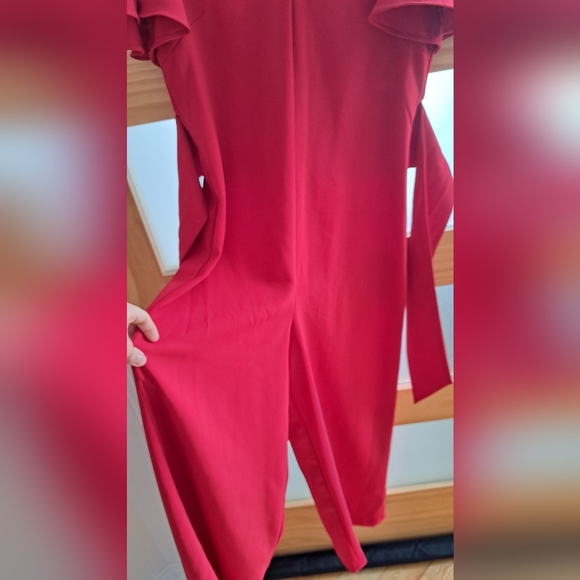 Zara red flowing jumpsuit with bow - Picture 3 of 5